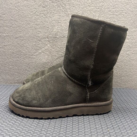 Size 8-UGG Classic Black Boot (Womens) - Picture 1 of 9